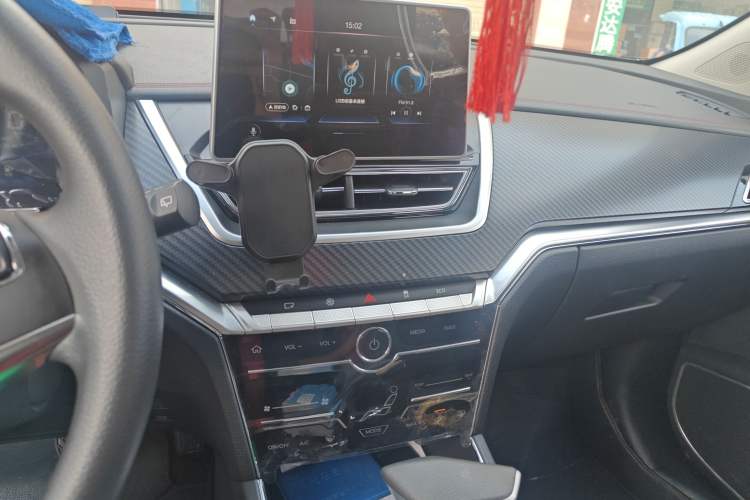 Used Venucia T60 2020 1.6L CVT Smart Drive Version China VI Standard Audio And AC Panel