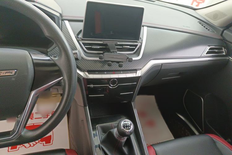 Used Venucia T60 2020 1.6L Manual Smart Vision Version China VI Standard Audio And AC Panel