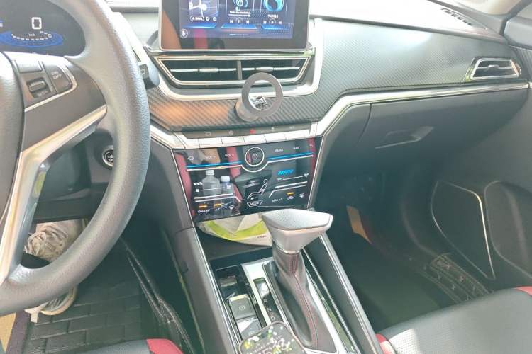 Used Venucia T60 2020 1.6L CVT Smart Enjoyment Edition China VI standard Audio And AC Panel