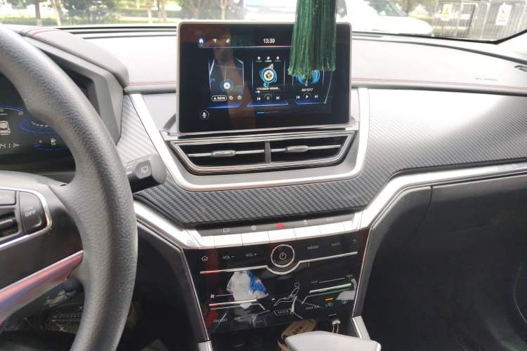 Used Venucia T60 2020 1.6L CVT Smart Drive Version China VI Standard Audio And AC Panel