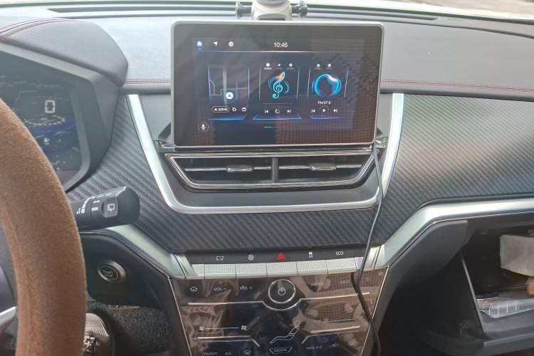 Used Venucia T60 2020 1.6L CVT Smart Drive Version China VI Standard Audio And AC Panel