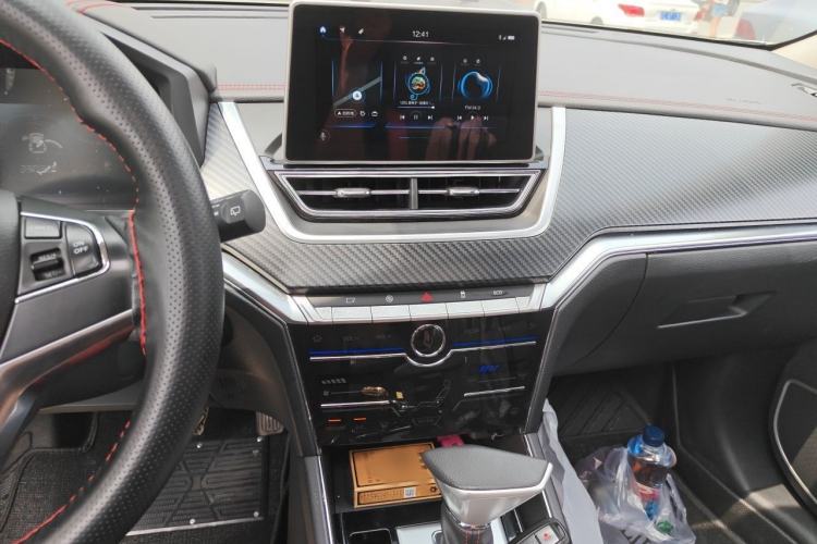 Used Venucia T60 2020 1.6L CVT Smart Drive Version China VI Standard Audio And AC Panel