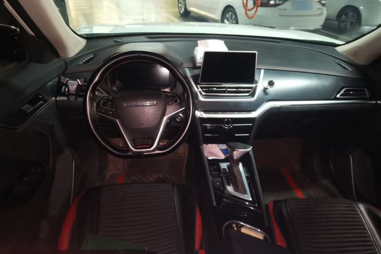 Used Venucia T60 2020 1.6L CVT Smart Drive Version China VI Standard Center Console