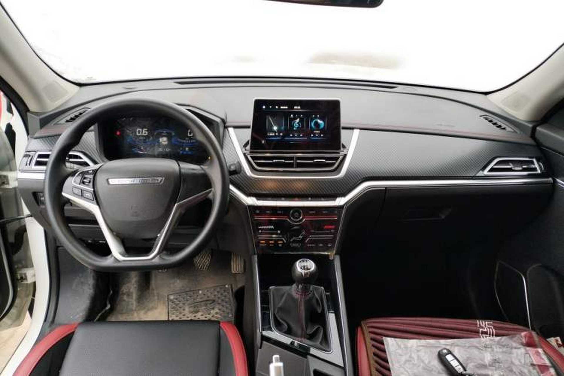 Used Venucia T60 2020 1.6L Manual Smart Vision Version China VI Standard Center Console