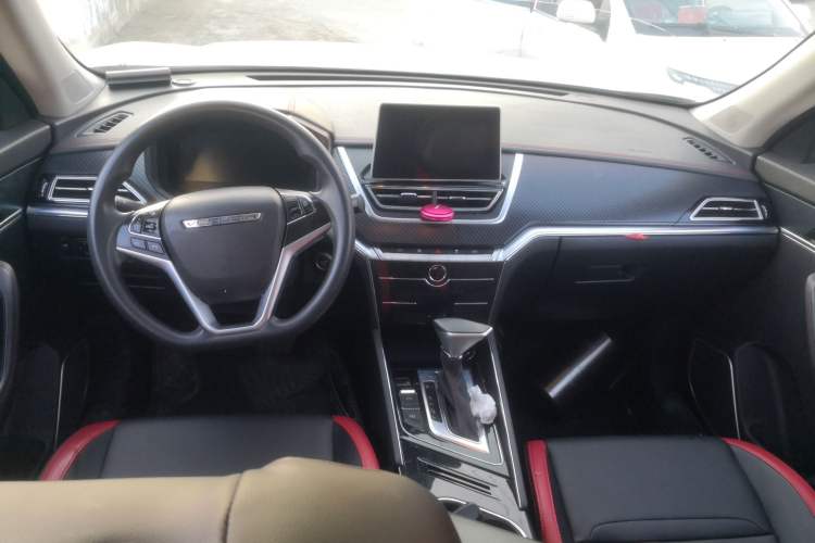 Used Venucia T60 2020 1.6L CVT Smart Drive Version China VI Standard Center Console