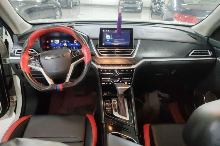 Used Venucia T60 2020 1.6L CVT Smart Drive Version China VI Standard Center Console