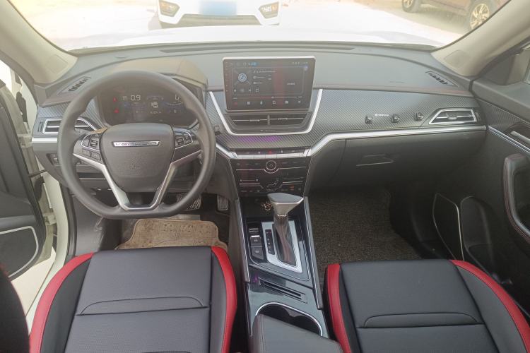 Used Venucia T60 2020 1.6L CVT Smart Drive Version China VI Standard Center Console