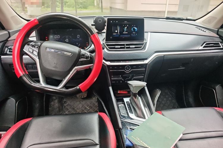 Used Venucia T60 2020 1.6L CVT Smart Drive Version China VI Standard Center Console