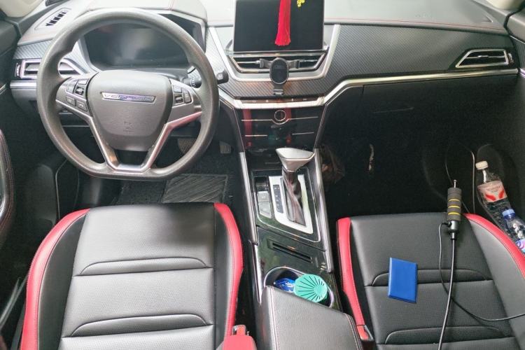 Used Venucia T60 2020 1.6L CVT Smart Drive Version China VI Standard Center Console