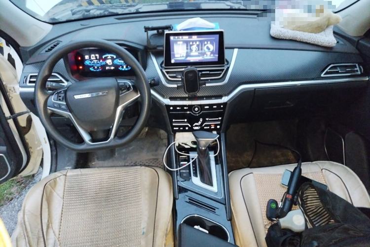 Used Venucia T60 2020 1.6L CVT Smart Drive Version China VI Standard Center Console