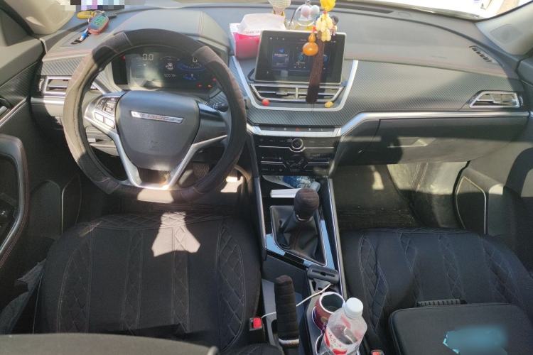Used Venucia T60 2020 1.6L Manual Smart Vision Version China VI Standard Center Console