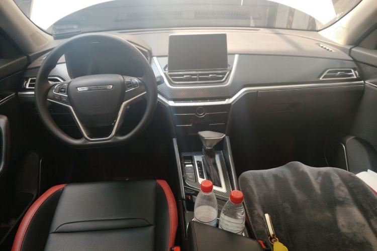 Used Venucia T60 2020 1.6L CVT Smart Drive Version China VI Standard Center Console