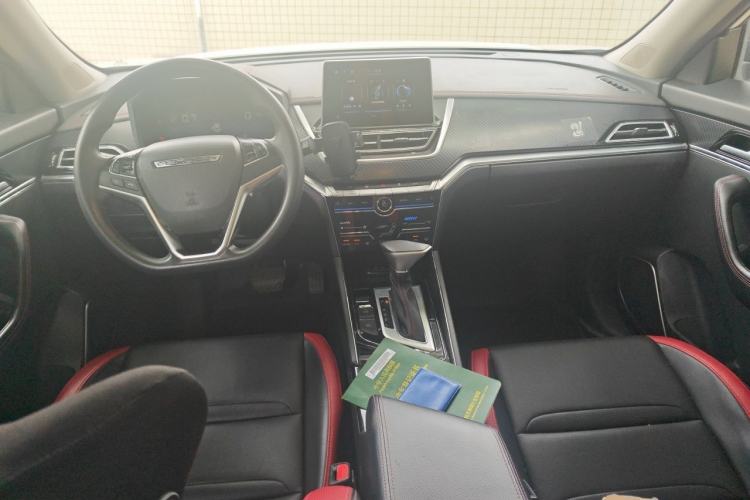 Used Venucia T60 2020 1.6L CVT Smart Drive Version China VI Standard Center Console