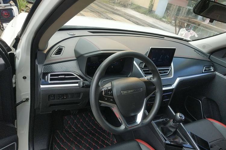 Used Venucia T60 2020 1.6L Manual Smart Vision Version China VI Standard Center Console