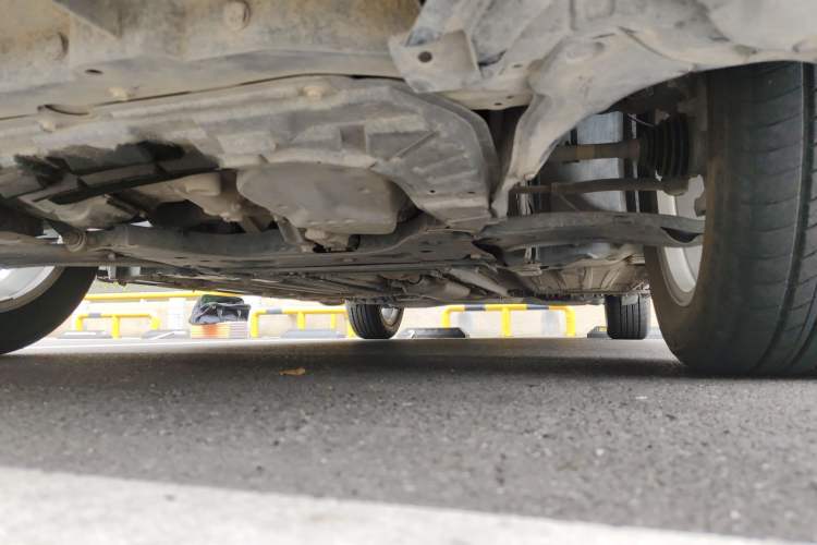 Used Venucia T60 2020 1.6L CVT Smart Drive Version China VI Standard Chassis Front Left