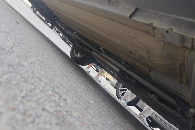 Used Venucia T60 2020 1.6L CVT Smart Drive Version China VI Standard Chassis Front Right