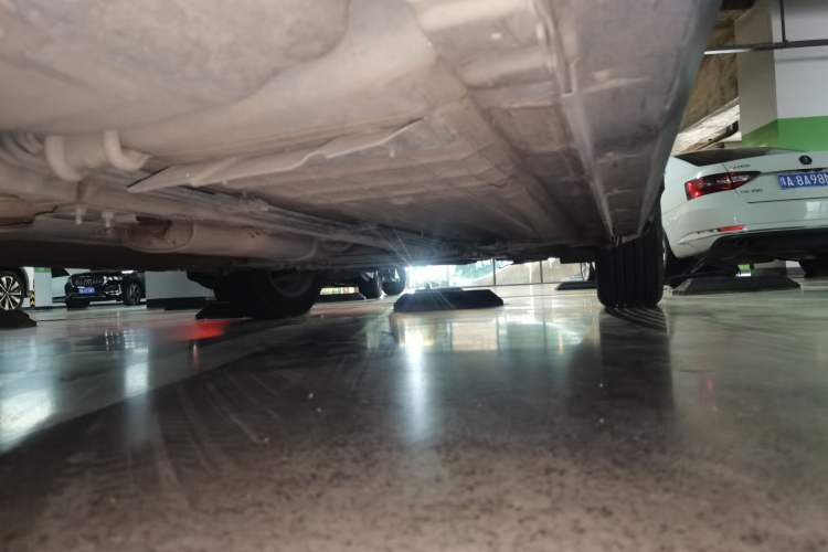 Used Venucia T60 2020 1.6L CVT Smart Drive Version China VI Standard Chassis Rear Right