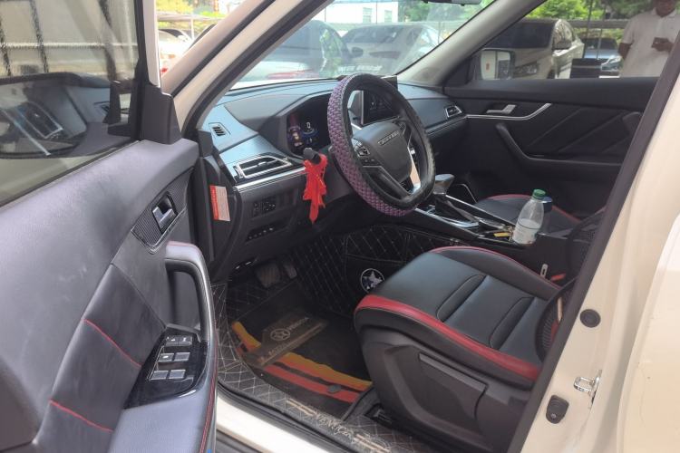 Used Venucia T60 2020 1.6L CVT Smart Drive Version China VI Standard Driver Seat