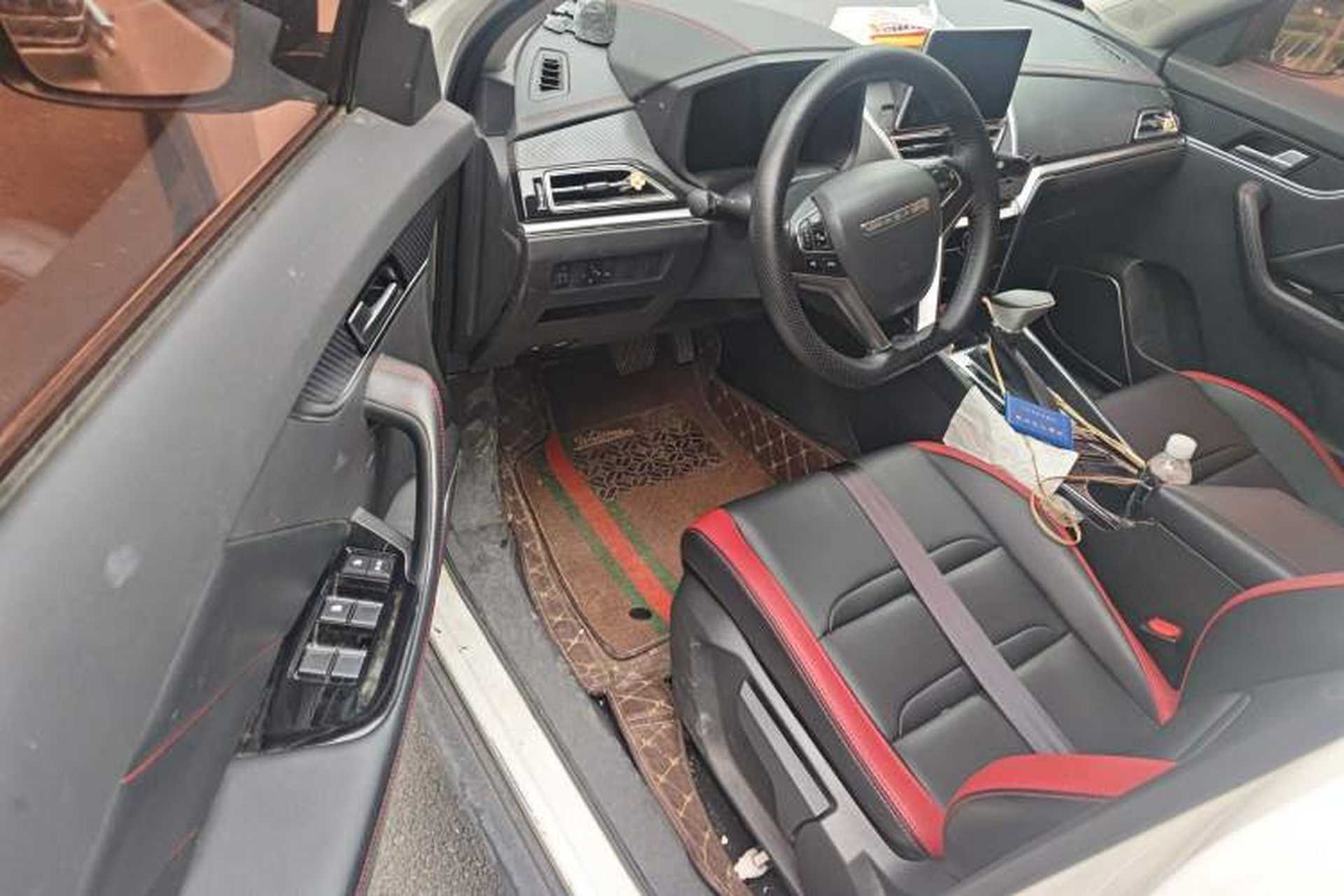 Used Venucia T60 2020 1.6L CVT Smart Drive Version China VI Standard Driver Seat