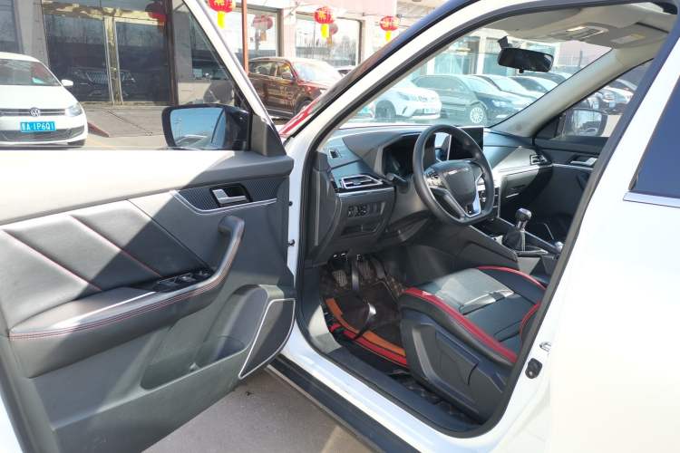 Used Venucia T60 2020 1.6L Manual Smart Vision Version China VI Standard Driver Seat