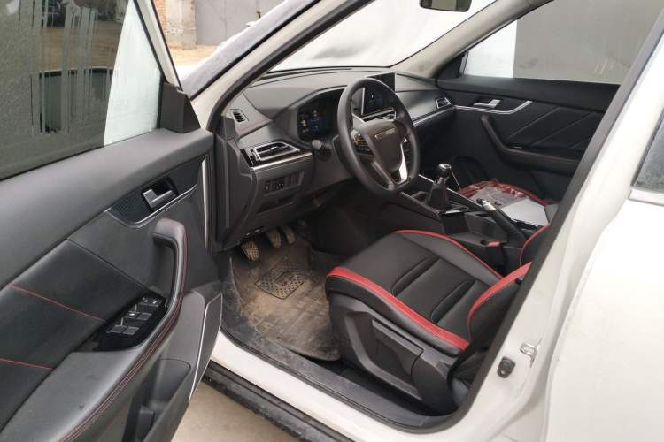 Used Venucia T60 2020 1.6L Manual Smart Vision Version China VI Standard Driver Seat