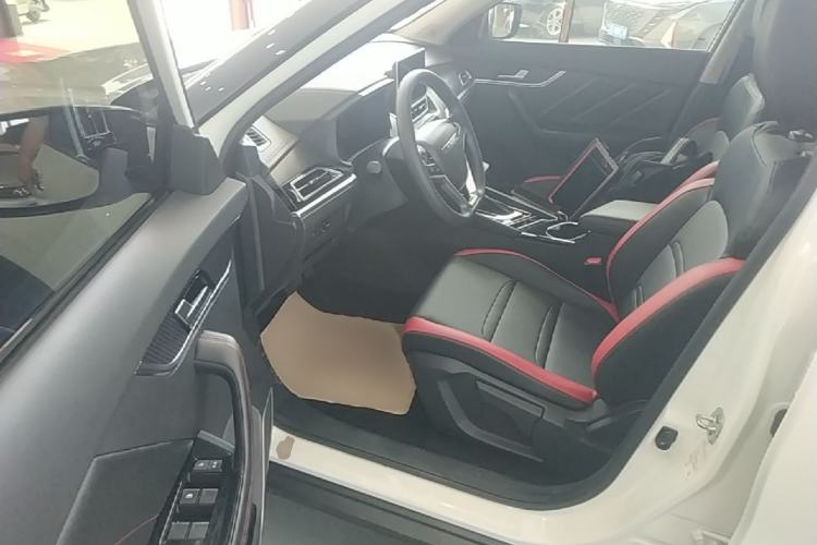 Used Venucia T60 2020 1.6L CVT Smart Drive Version China VI Standard Driver Seat