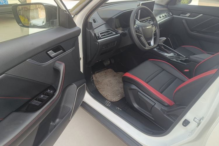 Used Venucia T60 2020 1.6L CVT Smart Drive Version China VI Standard Driver Seat