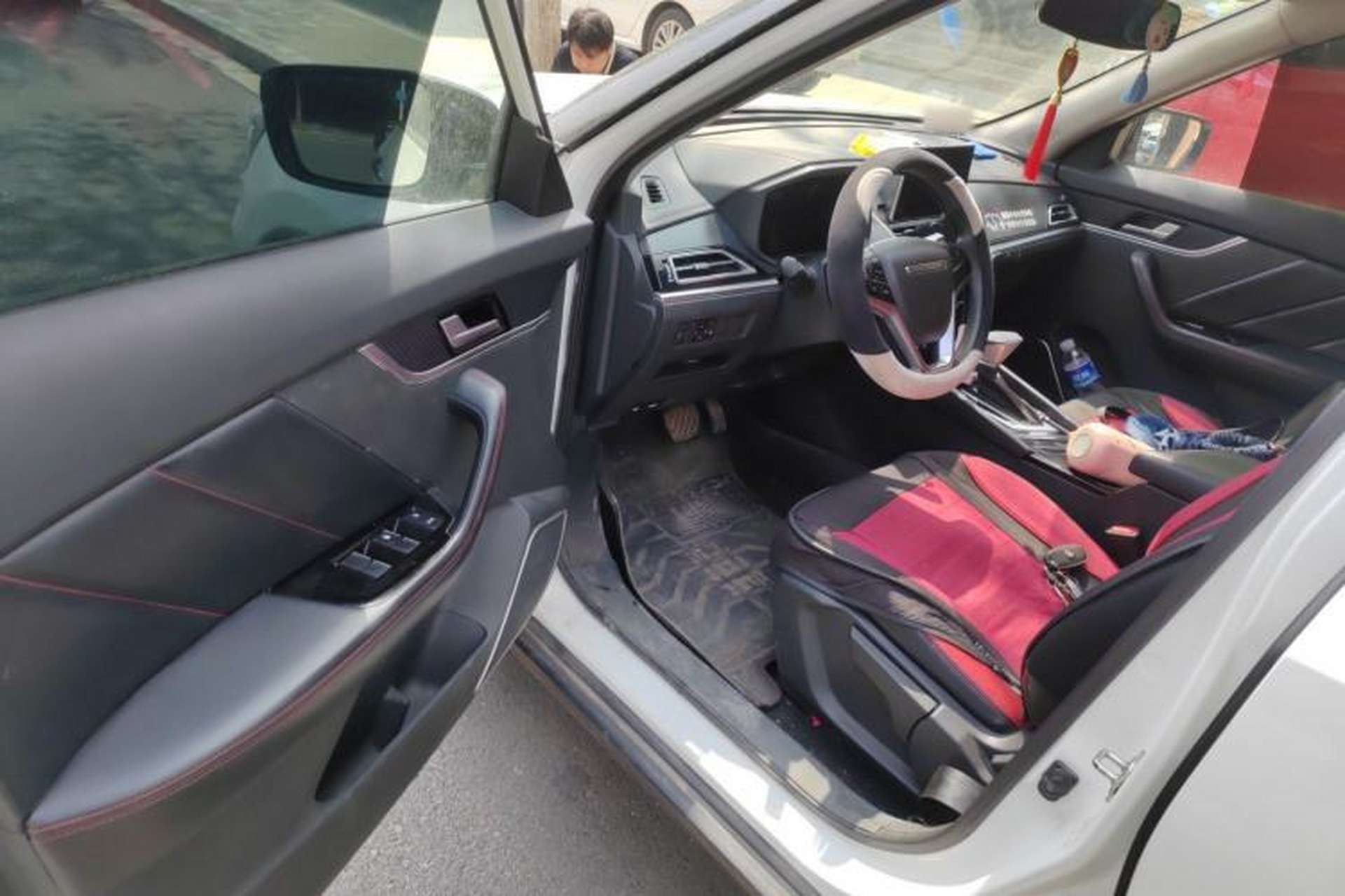Used Venucia T60 2020 1.6L CVT Smart Drive Version China VI Standard Driver Seat