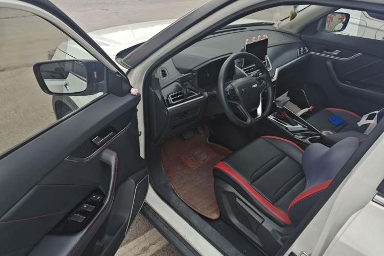 Used Venucia T60 2020 1.6L CVT Smart Drive Version China VI Standard Driver Seat