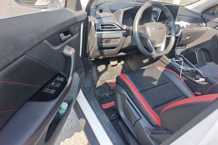 Used Venucia T60 2020 1.6L CVT Smart Drive Version China VI Standard Driver Seat