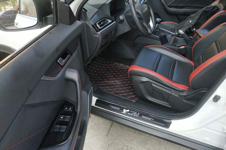 Used Venucia T60 2020 1.6L Manual Smart Vision Version China VI Standard Driver Seat