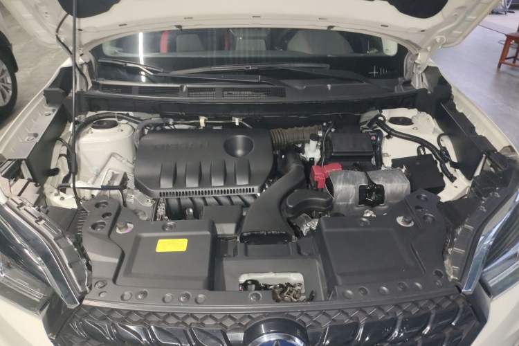 Used Venucia T60 2020 1.6L CVT Smart Drive Version China VI Standard Engine Bay