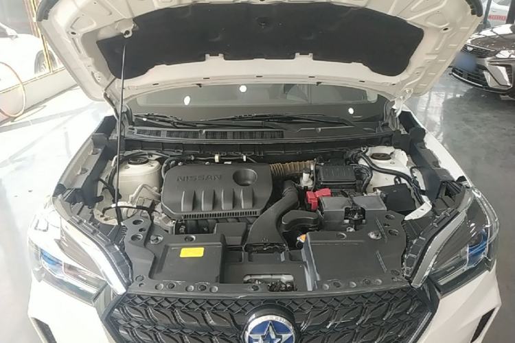 Used Venucia T60 2020 1.6L CVT Smart Drive Version China VI Standard Engine Bay