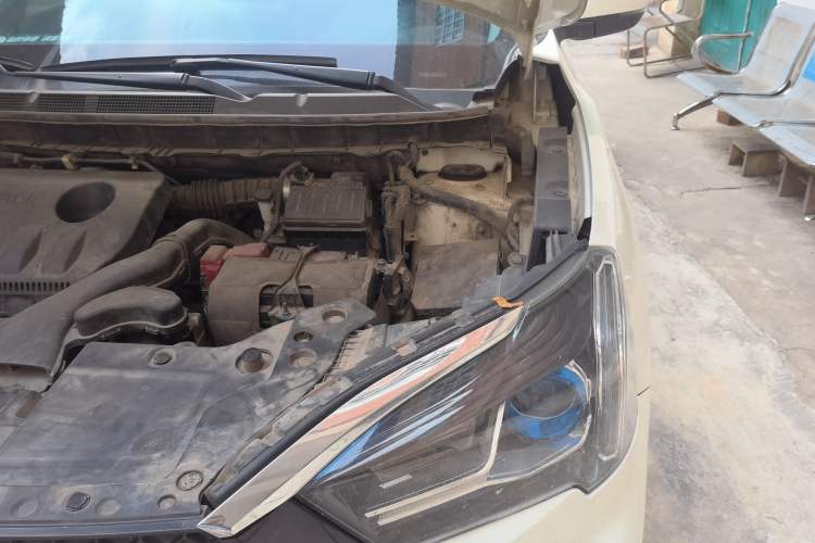 Used Venucia T60 2020 1.6L CVT Smart Drive Version China VI Standard Engine Bay Left