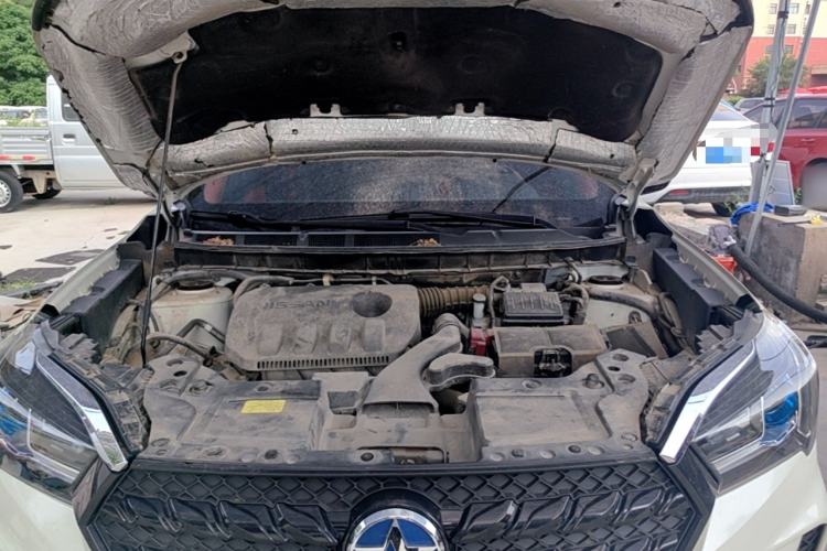 Used Venucia T60 2020 1.6L CVT Smart Drive Version China VI Standard Engine Bay