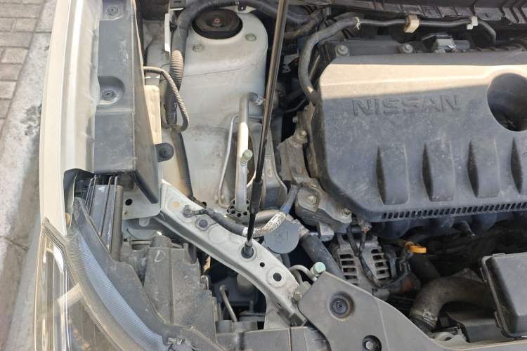 Used Venucia T60 2020 1.6L CVT Smart Drive Version China VI Standard Engine Bay Right