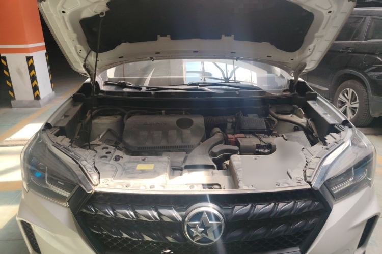 Used Venucia T60 2020 1.6L CVT Smart Drive Version China VI Standard Engine Bay