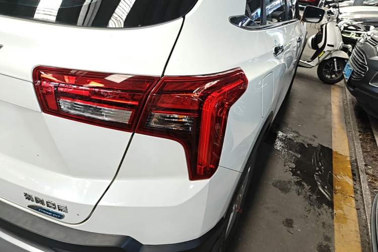 Used Venucia T60 2020 1.6L CVT Smart Drive Version China VI Standard Exterior 3