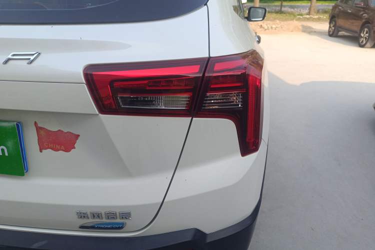 Used Venucia T60 2020 1.6L CVT Smart Drive Version China VI Standard Exterior 3
