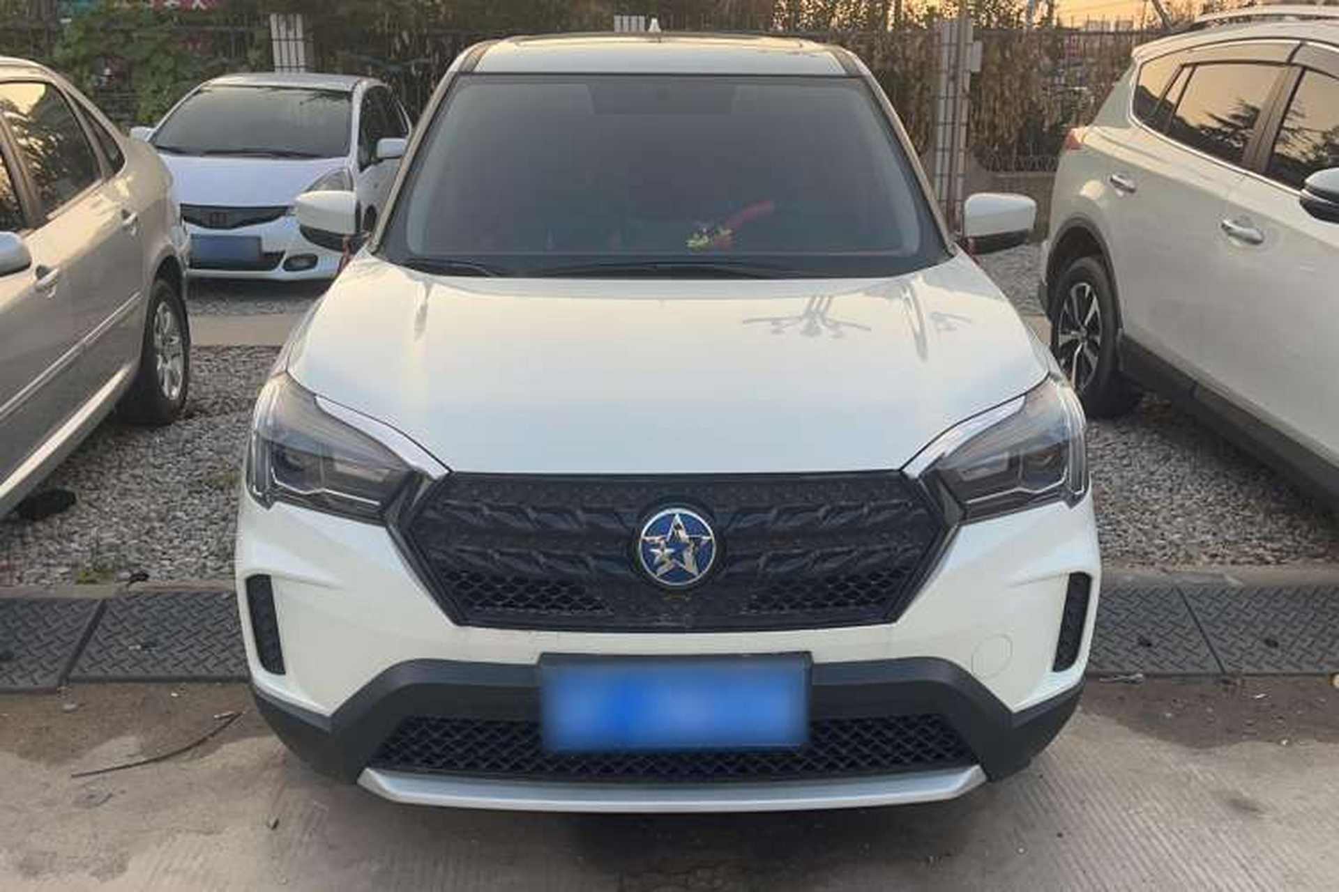 Used Venucia T60 2020 1.6L CVT Smart Edition China V Standard Front