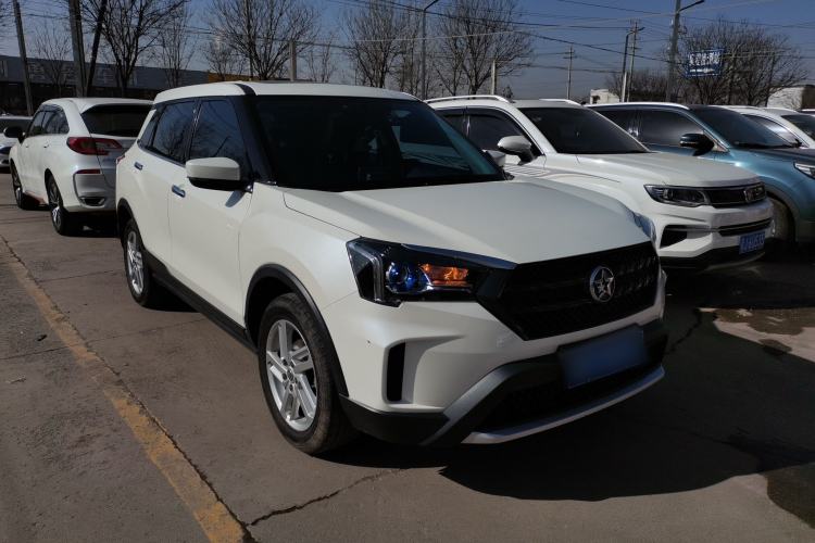 Used Venucia T60 2020 1.6L Manual Smart Vision Version China VI Standard Front Right 45 Deg