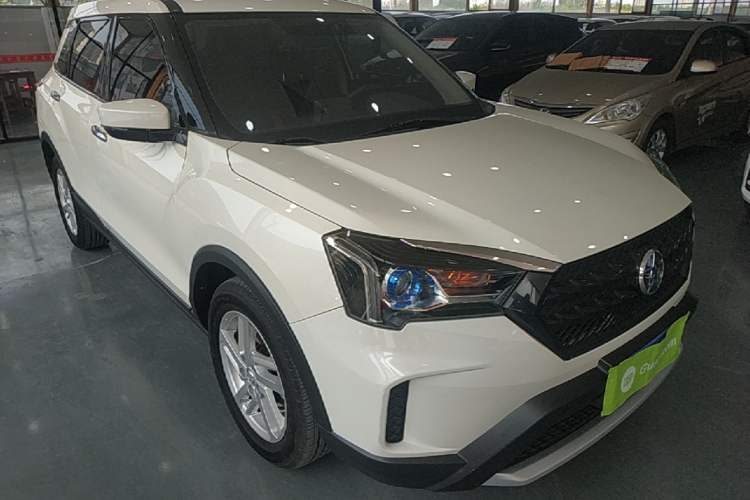 Used Venucia T60 2020 1.6L CVT Smart Drive Version China VI Standard Front Right 45 Deg
