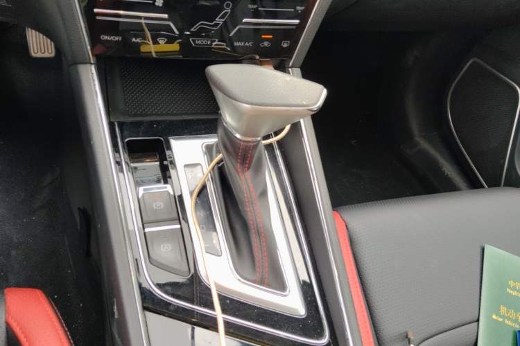 Used Venucia T60 2020 1.6L CVT Smart Drive Version China V Standard Gear Lever