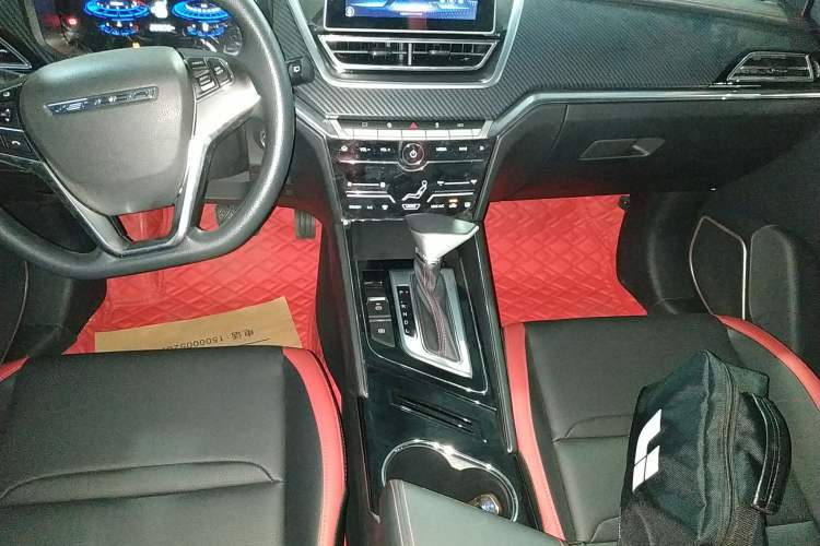 Used Venucia T60 2020 1.6L CVT Smart Drive Version China VI Standard Gear Lever