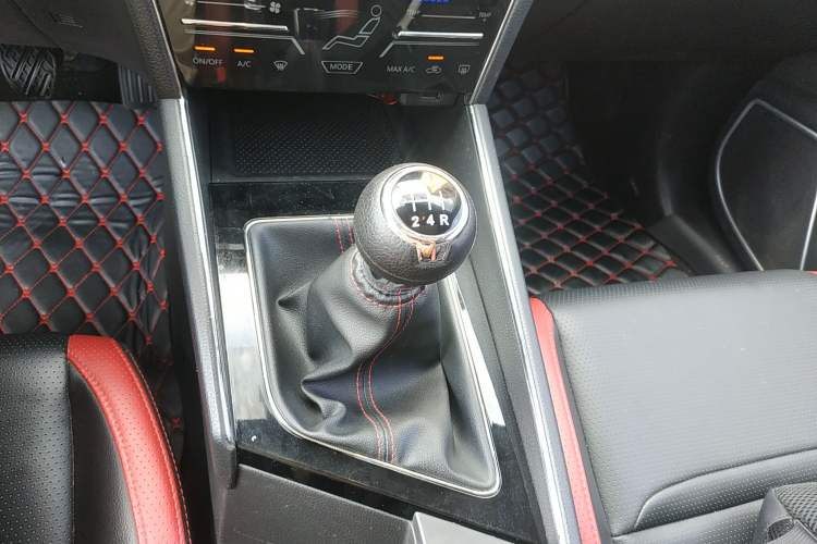 Used Venucia T60 2020 1.6L Manual Smart Vision Version China VI Standard Gear Lever