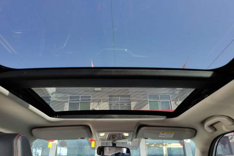 Used Venucia T60 2020 1.6L Manual Smart Vision Version China VI Standard Headliner