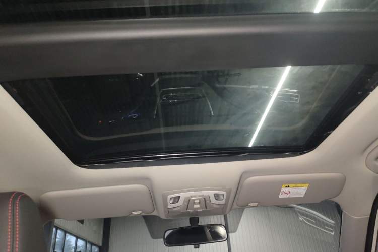 Used Venucia T60 2020 1.6L CVT Smart Drive Version China VI Standard Headliner