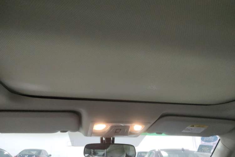 Used Venucia T60 2020 1.6L CVT Smart Drive Version China VI Standard Headliner