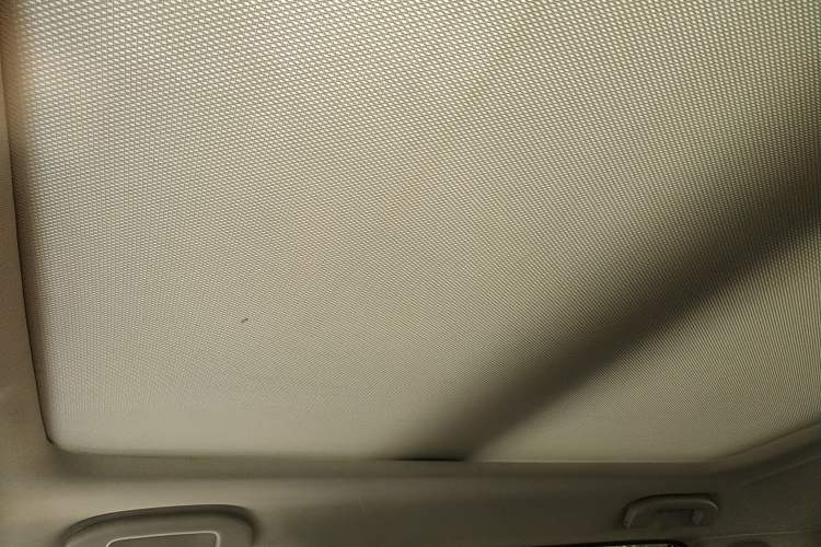 Used Venucia T60 2020 1.6L Manual Smart Vision Version China VI Standard Headliner
