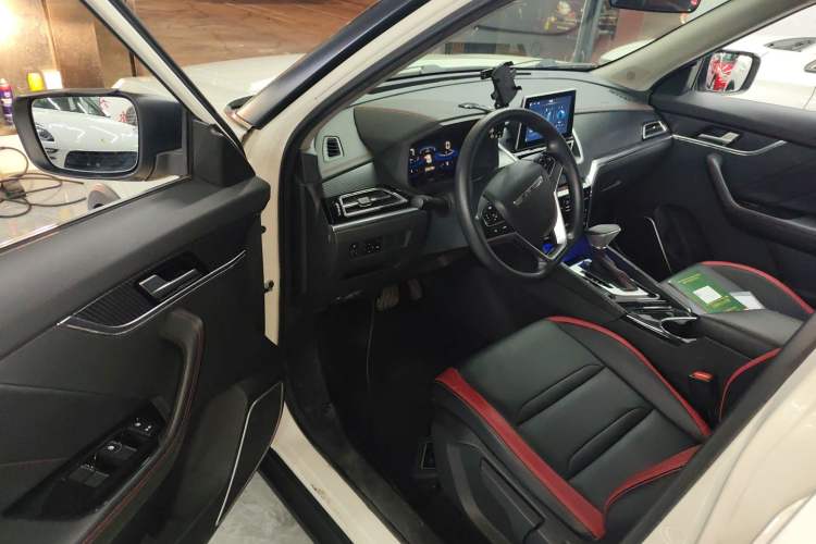 Used Venucia T60 2020 1.6L CVT Smart Drive Version China VI Standard Interior 3
